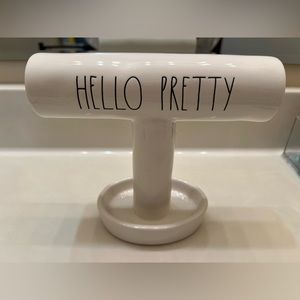 Rae Dunn “Hello Pretty” Bracelet Holder